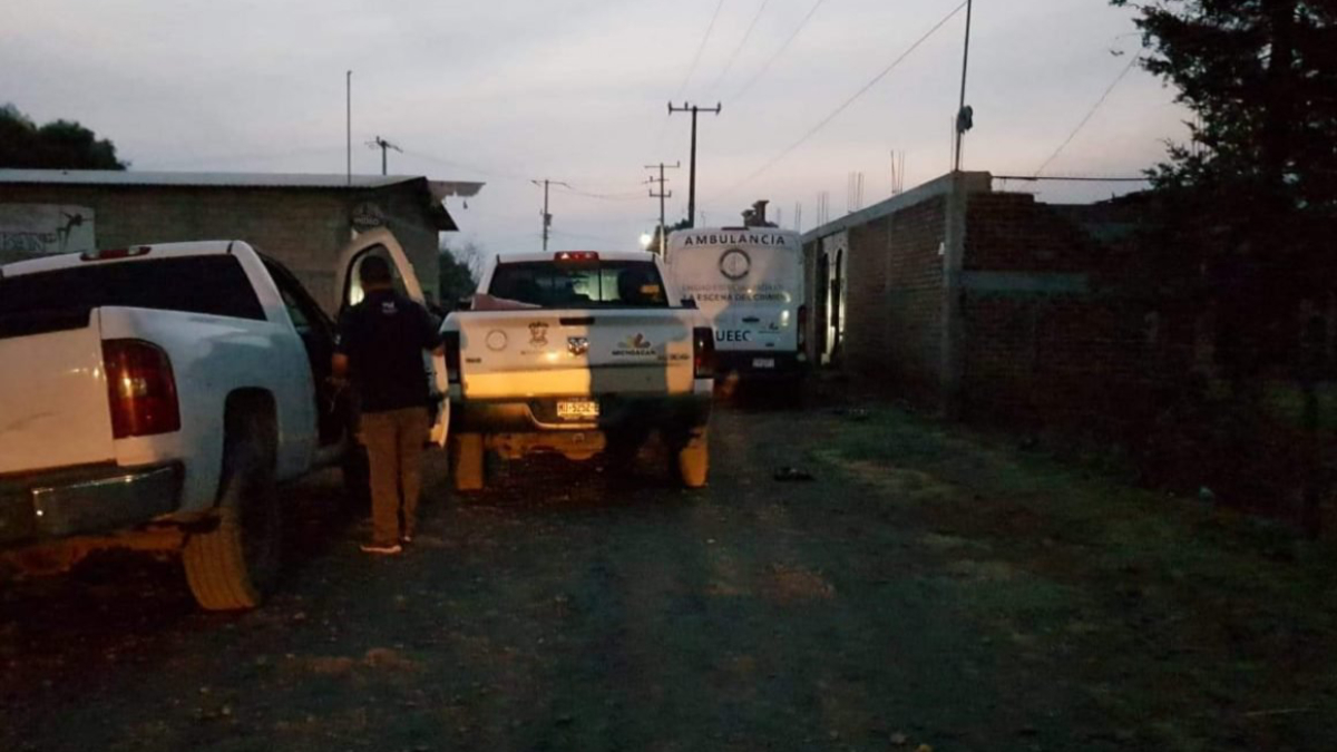 Comando asesina a tres personas e incendia bar en Michoacán