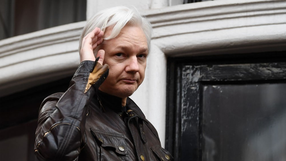 EE.UU. acusa a Assange de piratería informática. Enfrenta hasta cinco años de cárcel