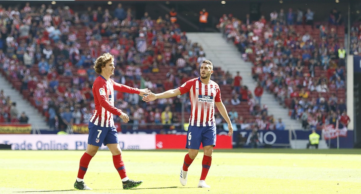 El Atlético gana y obliga al Barcelona a vencer al Levante