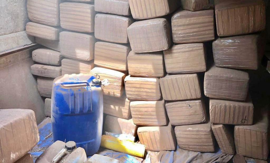 Aseguran aeronave con 400 kilos de mariguana en Sinaloa - avioneta-mariguana-sinaloa-2