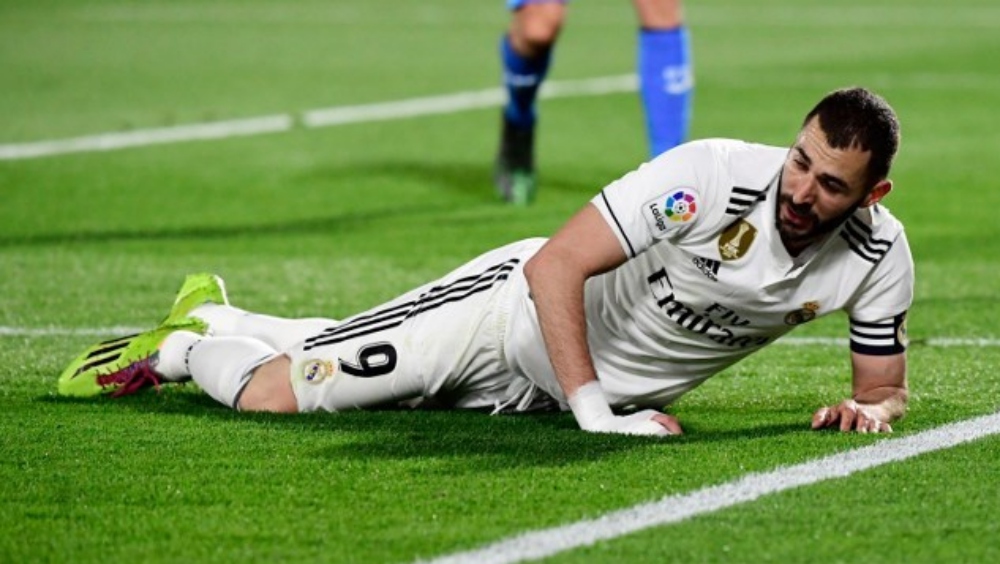 Benzema es baja en el Madrid por lesión muscular