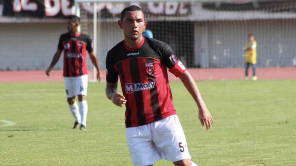 Futbolista anota, asiste, comete autogol y es expulsado en Libertadores Futbolista anota, asiste, comete autogol y es expulsado en Libertadores