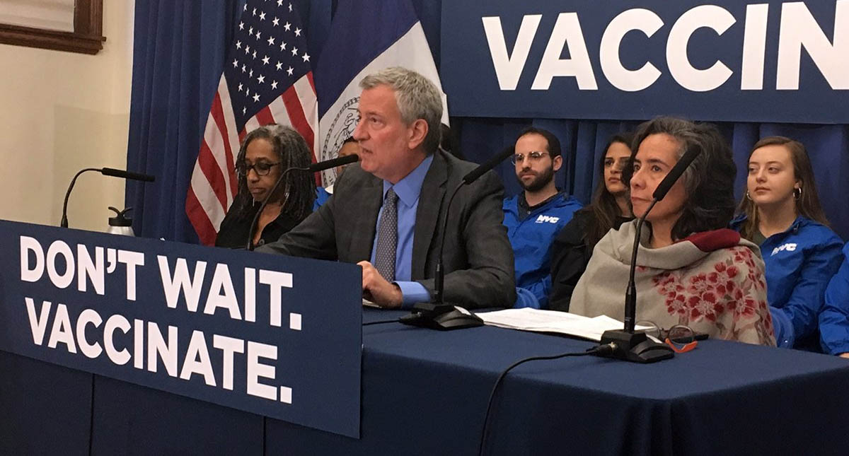 NY decreta vacunación obligatoria ante emergencia por brote de sarampión - bill-de-blasio-nueva-york-vacunas