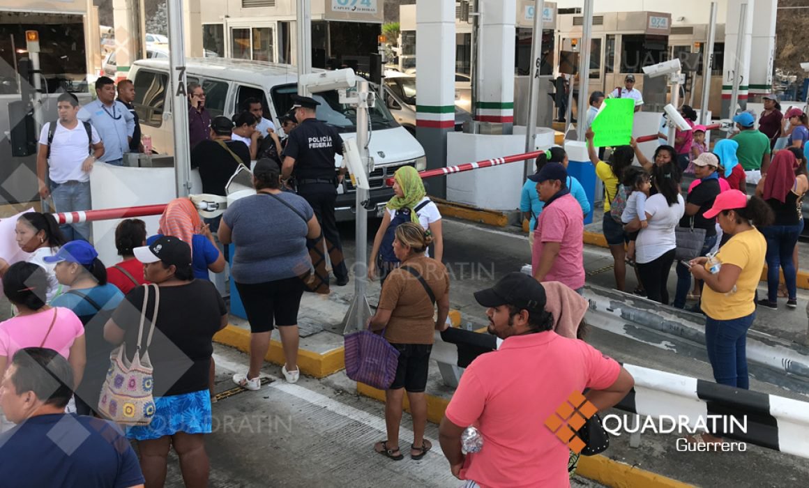 Liberan Autopista del Sol tras bloqueo de padres de familia - bloqueopadrescasetaslaventa-1160x700