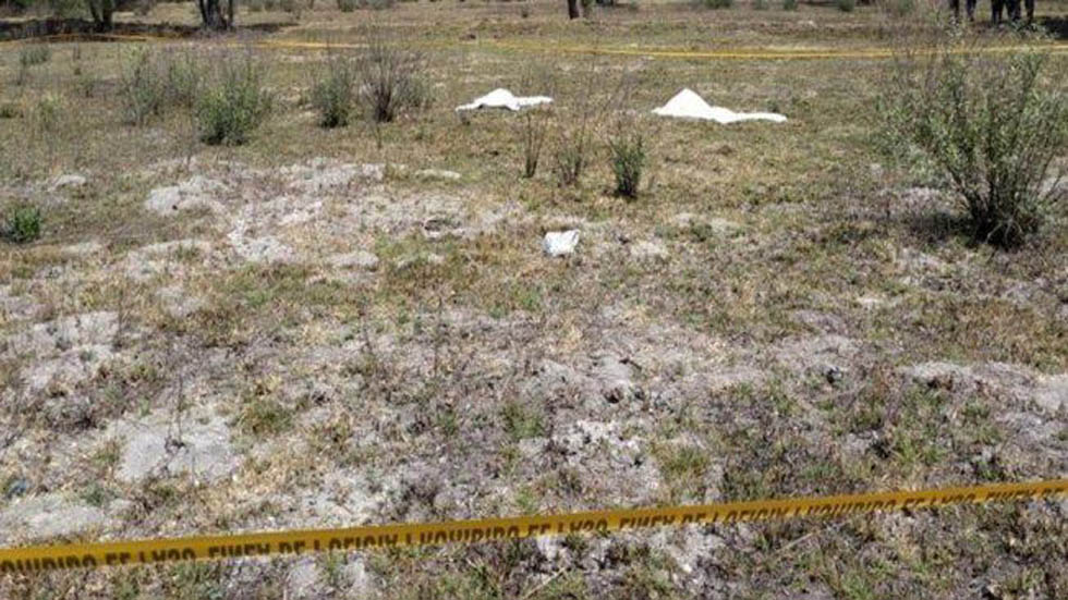 Homicidio de madre e hija en Acolman fue por víctima de engaño - cadaveres-de-madre-e-hija-en-lote-baldio-de-acolman