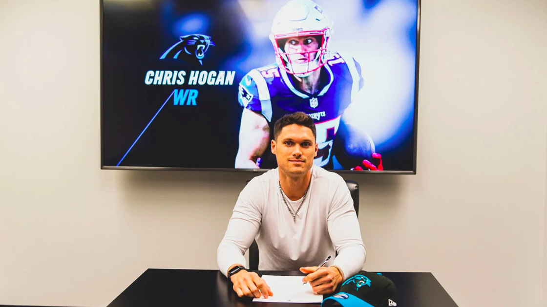 Panteras de Carolina contratan a Chris Hogan