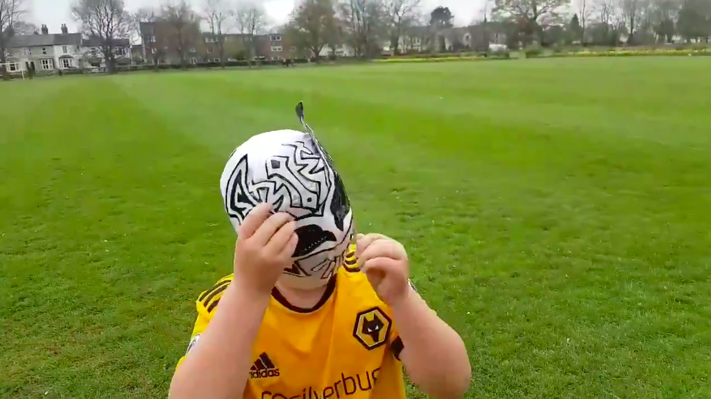 Sin Cara comparte video de niño festejando como Raúl Jiménez