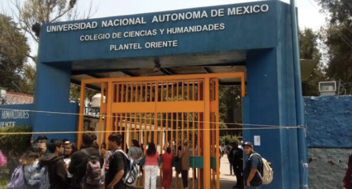 Irrumpen encapuchados al CCH Oriente; exigen desalojo de trabajadores y funcionarios