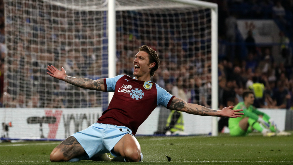 Chelsea empata con Burnley y complica su pase a Champions