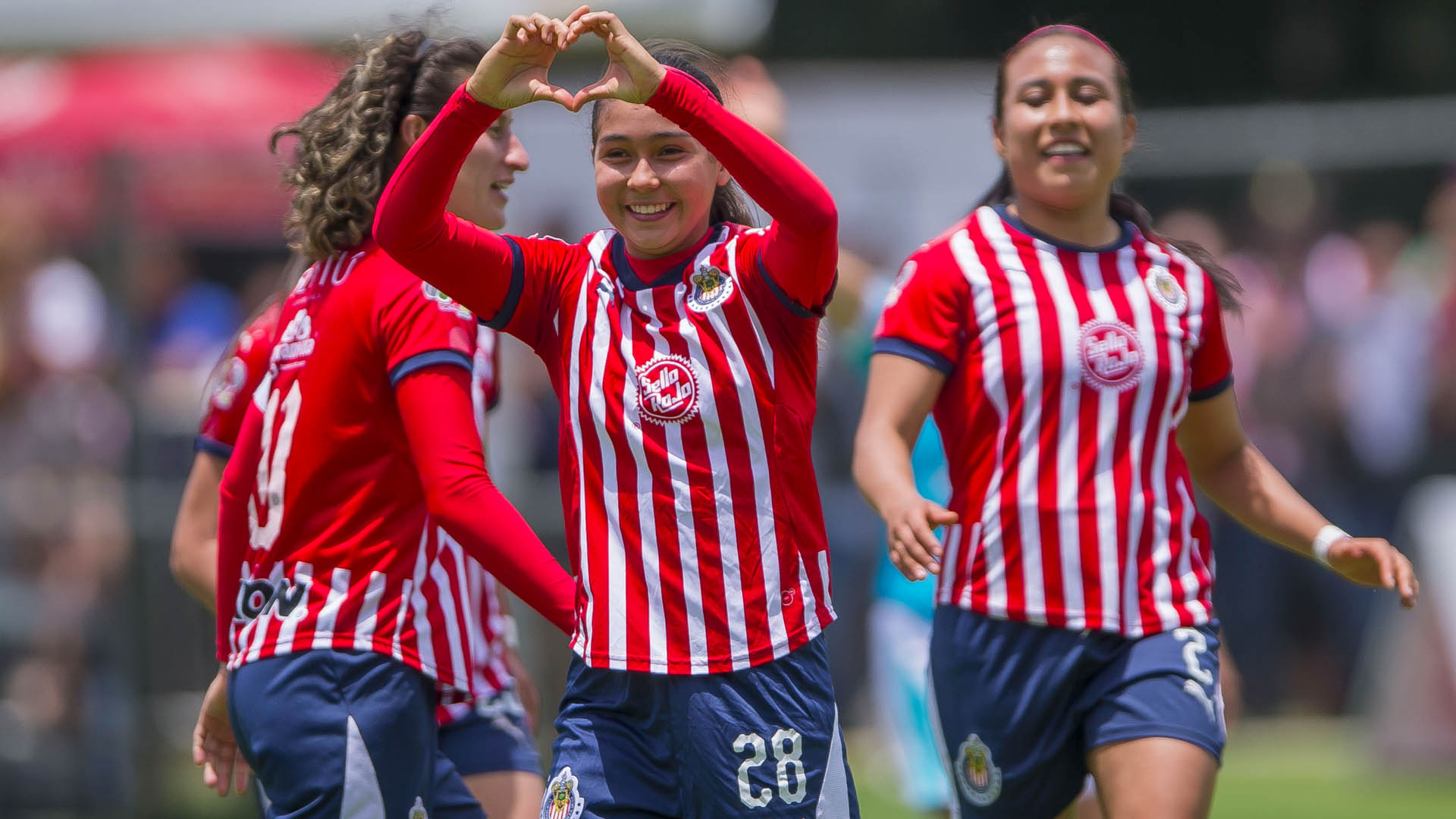 "Aunque sean mujeres juegan muy bien": DT Chivas Femenil - chivas-femenil-jugadoras