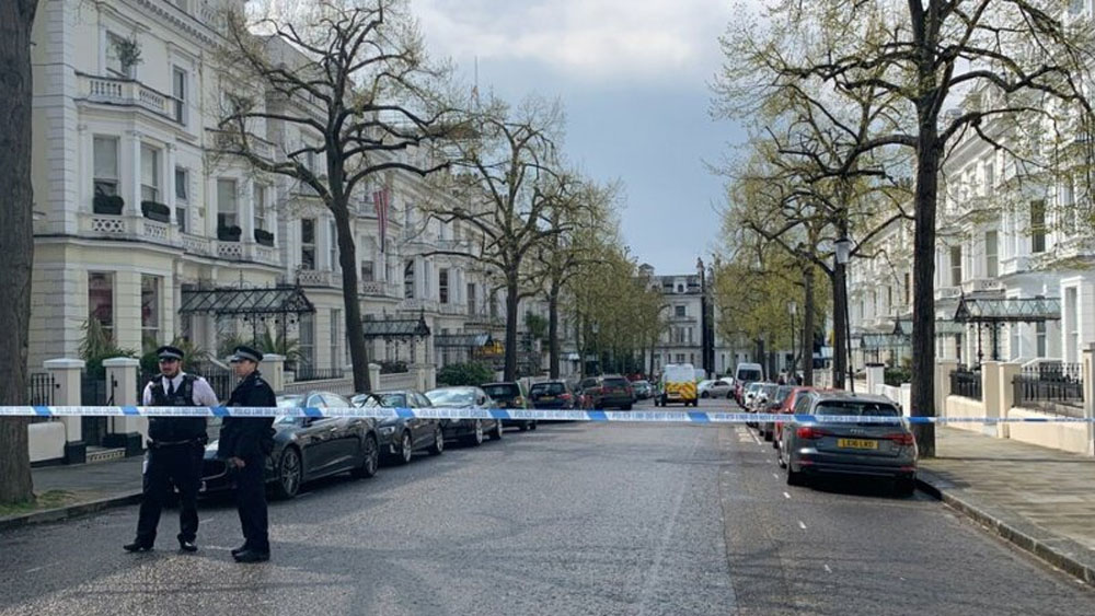 Embisten con vehículo al automóvil del embajador de Ucrania en Londres