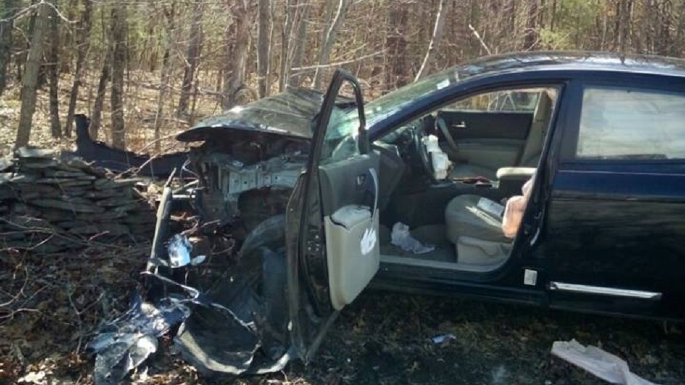 Conductora entra en pánico por araña y choca en Nueva York