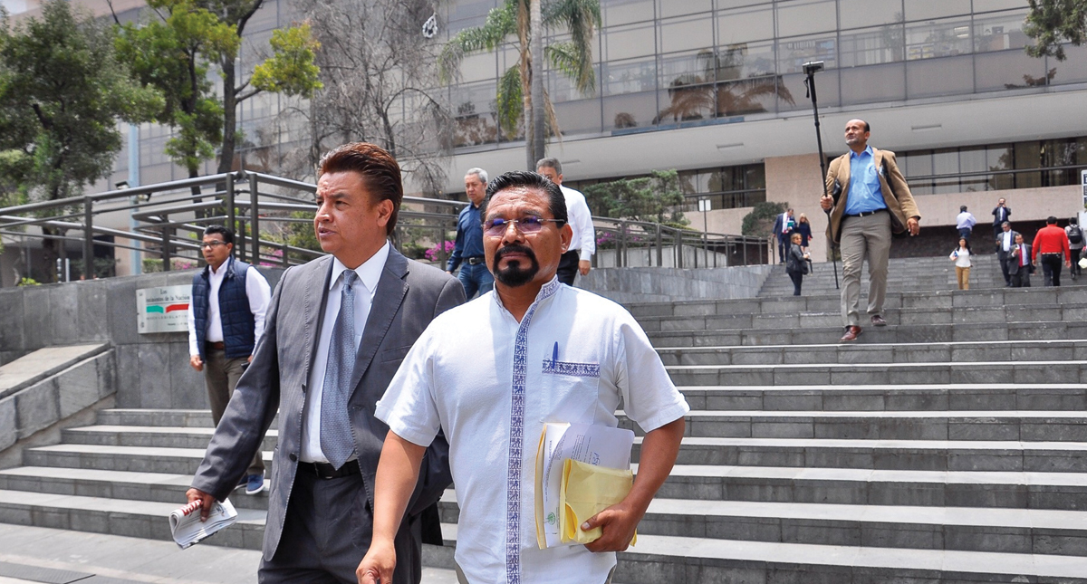 Voy a regresar para representar al pueblo indígena: Charrez Voy a regresar para representar al pueblo indígena: Charrez