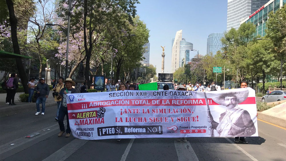 CNTE marcha del Ángel de la Independencia al Zócalo