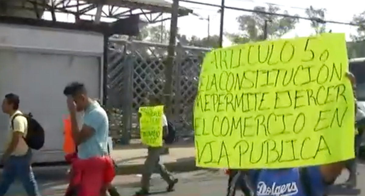 Manifestantes liberan la Calzada Ignacio Zaragoza