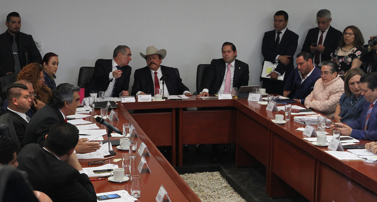 Senado avala en comisiones elegibilidad de ternas para la CRE