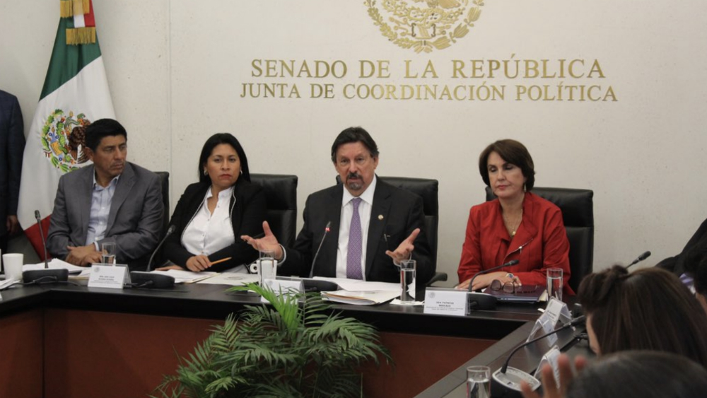 Comisiones del Senado avalan reforma laboral