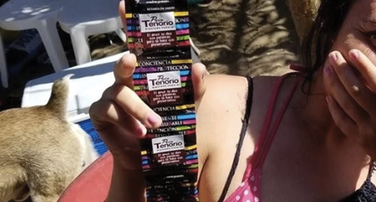 Diputada de Morena regala condones con su nombre en Veracruz