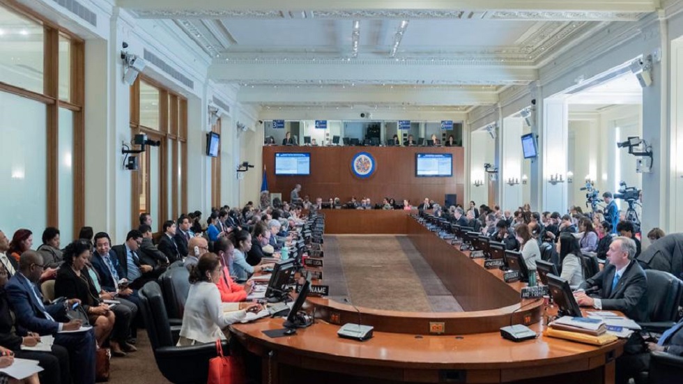 Representante de Guaidó arremete contra Maduro ante la OEA