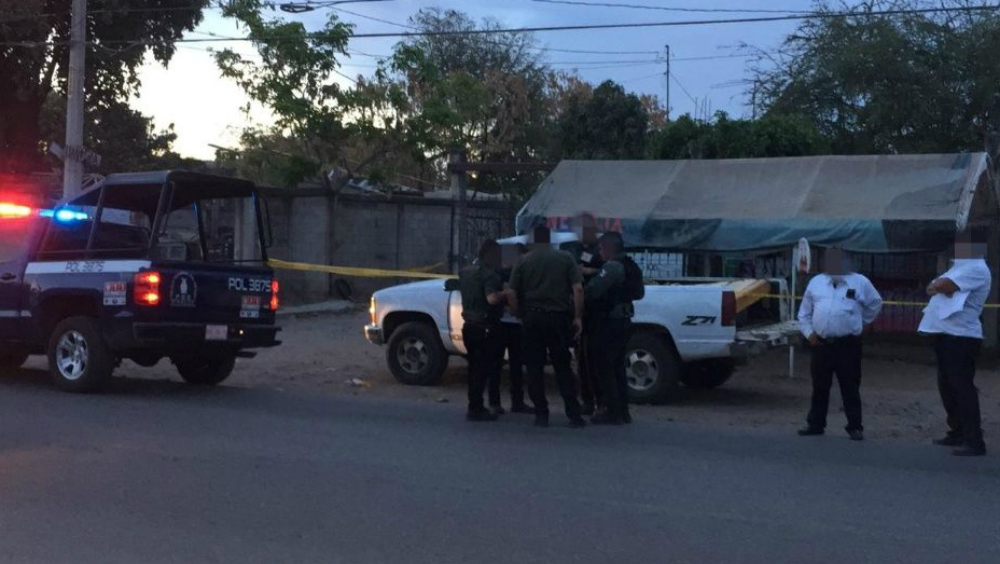 Cargan por 12 horas con el cadáver de su familiar en Durango