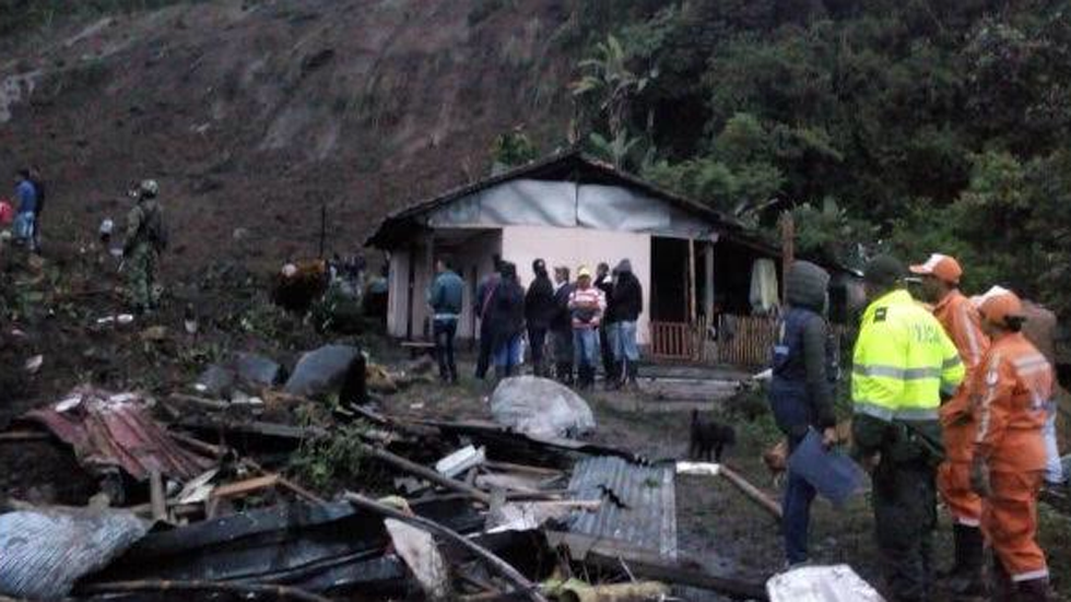 Suman 17 muertos por deslave en Colombia - deslave-en-rosas-colombia