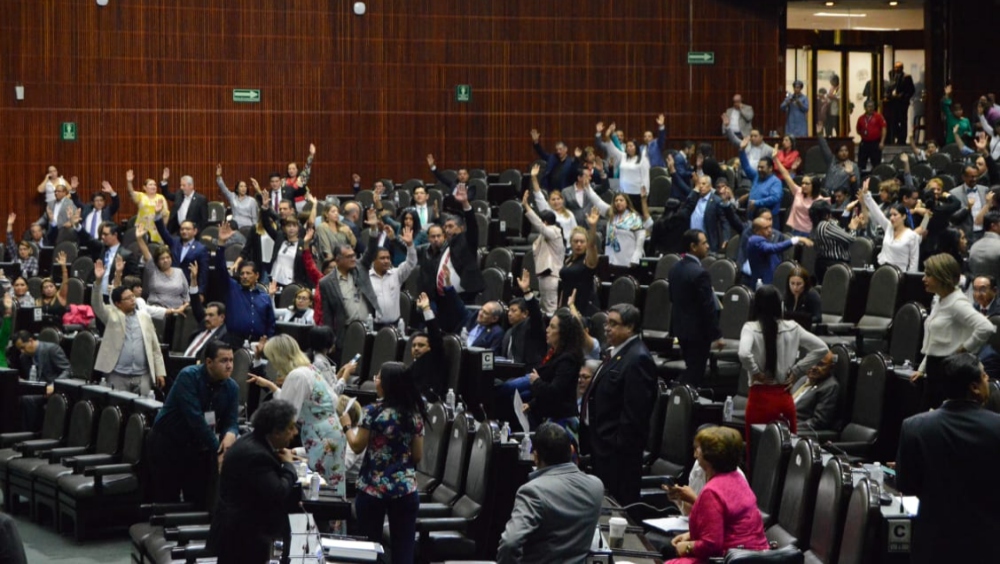 Diputados se confrontan por licencia a papás de niños con cáncer