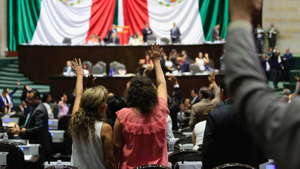 Diputados aprueban reforma educativa; va al Senado