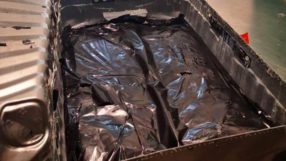 Detienen a mexicana con tres kilos de drogas en Aeropuerto de Cancún - droga-en-el-doble-fondo-de-la-maleta