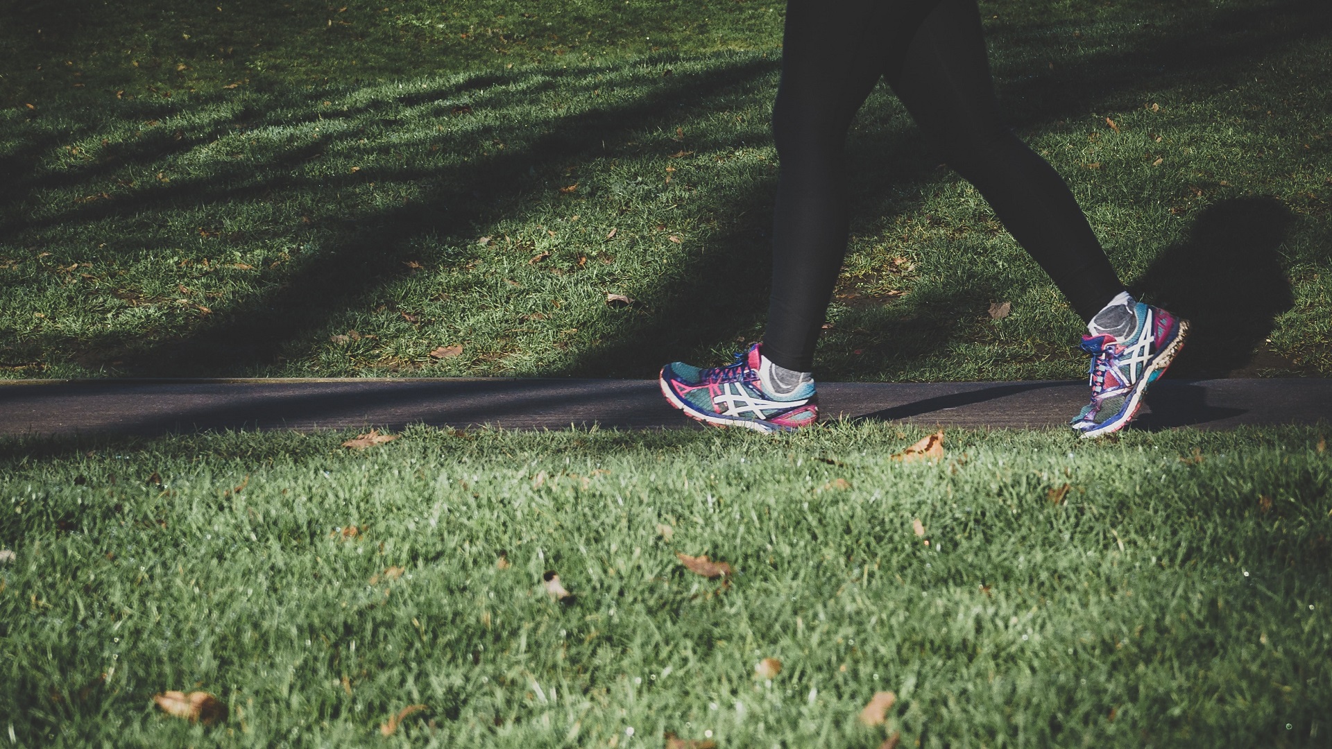 Ejercitarse una hora a la semana retrasa problemas en articulaciones