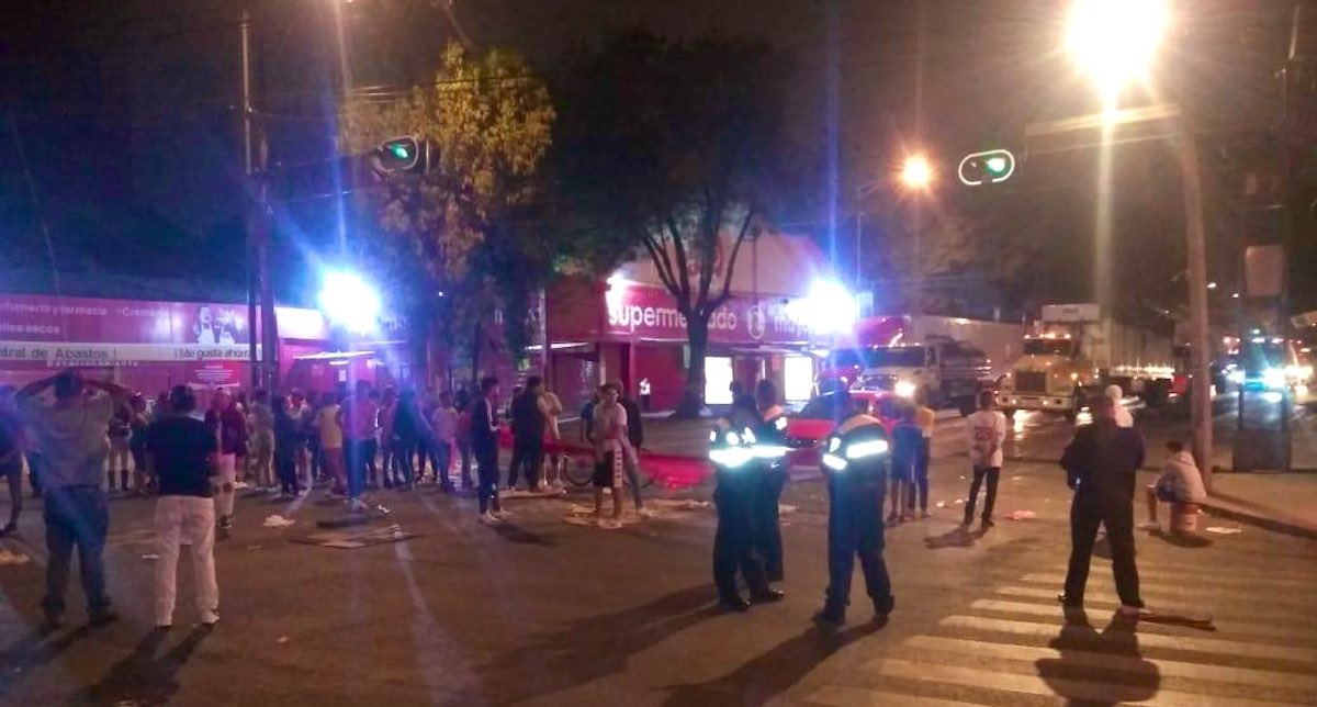 Bloquean Calzada La Viga por impedir partidos de futbol