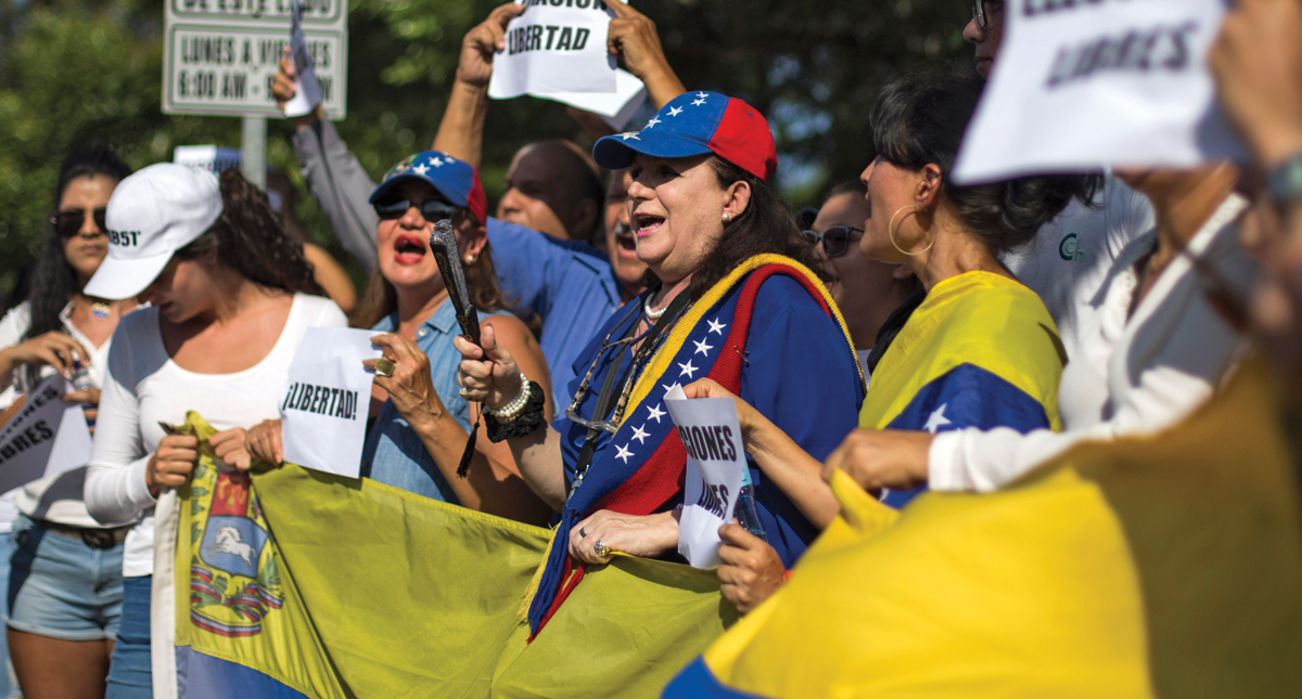 Protestan en diversas embajadas de Venezuela en el mundo - embajada-de-venezuela-en-santo-domingo