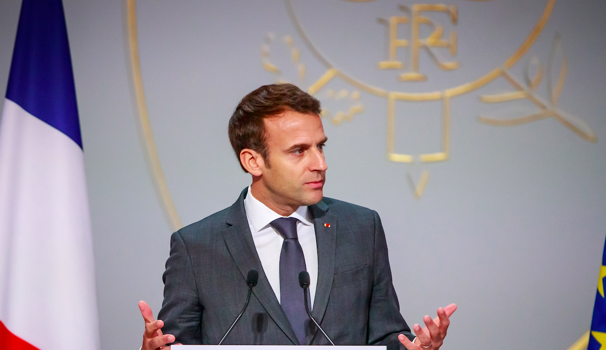 Macron prepara mensaje para chalecos amarillos que se pospuso por incendio