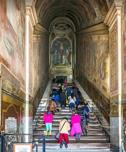 Reabren la 'escalera santa' por la que Cristo ascendió - escalera-santa-en-roma