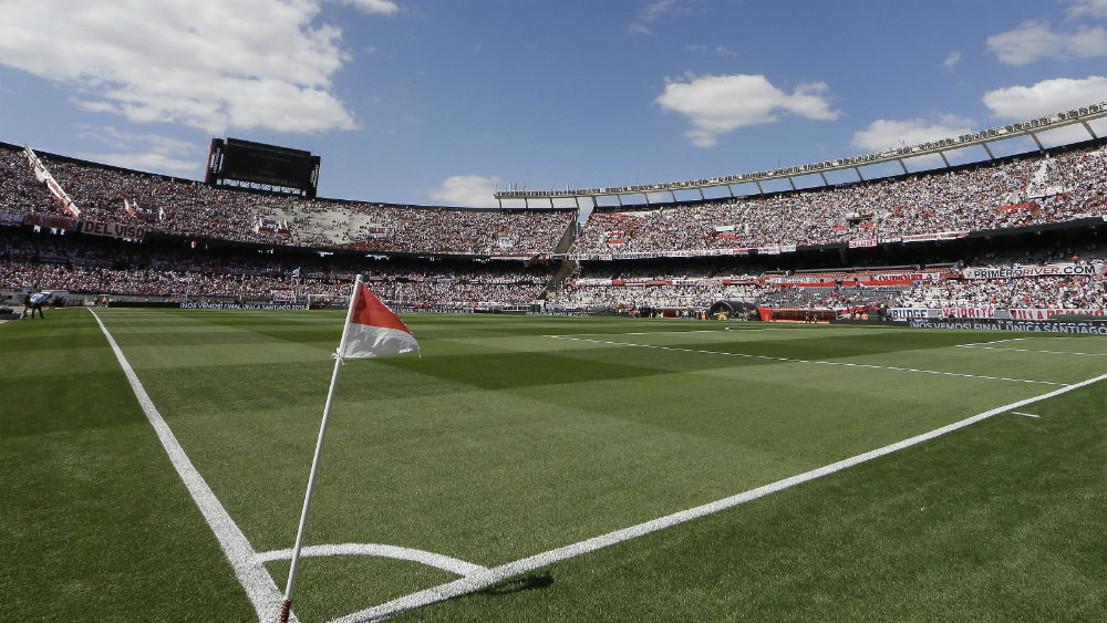 Presidente de River Plate propuso un estadio compartido con Boca