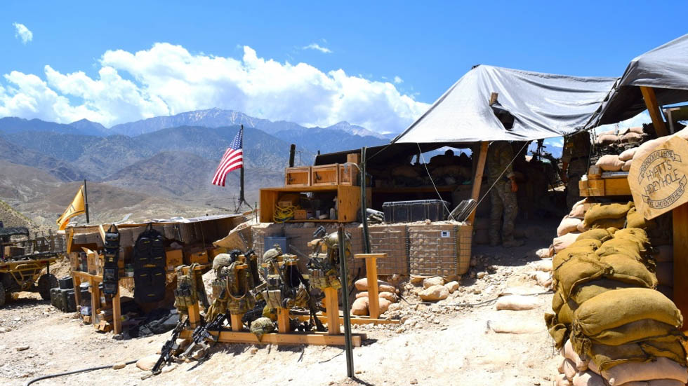 Atentado deja tres militares y un contratista muertos en Afganistán