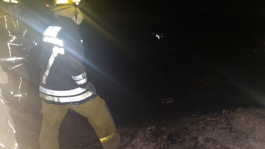 Controlan incendio tras explosión en ducto de Pemex en León