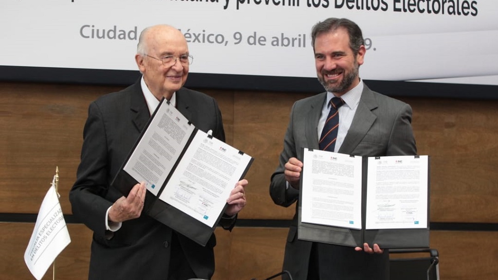 INE celebra reformas para sancionar a funcionarios