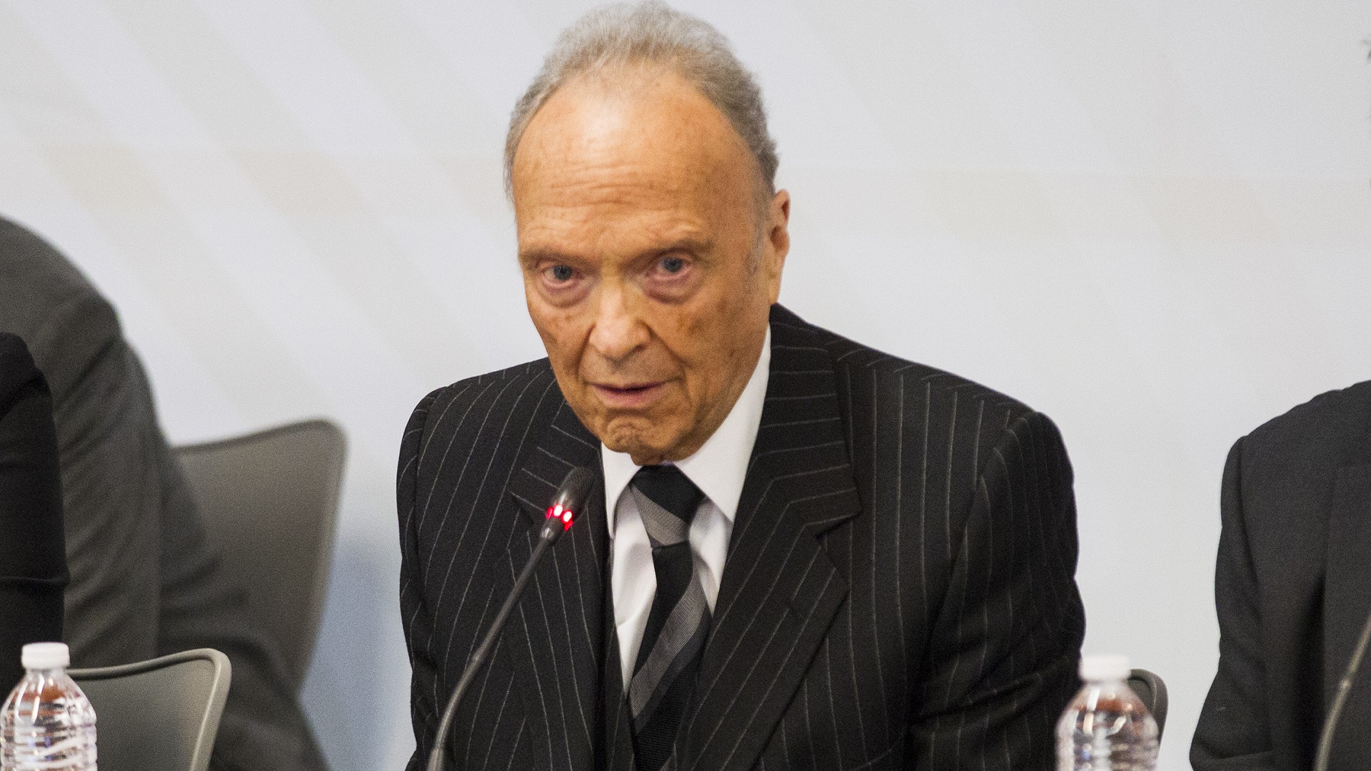 Desmienten renuncia de Alejandro Gertz Manero a la FGR Desmienten renuncia de Alejandro Gertz Manero a la FGR