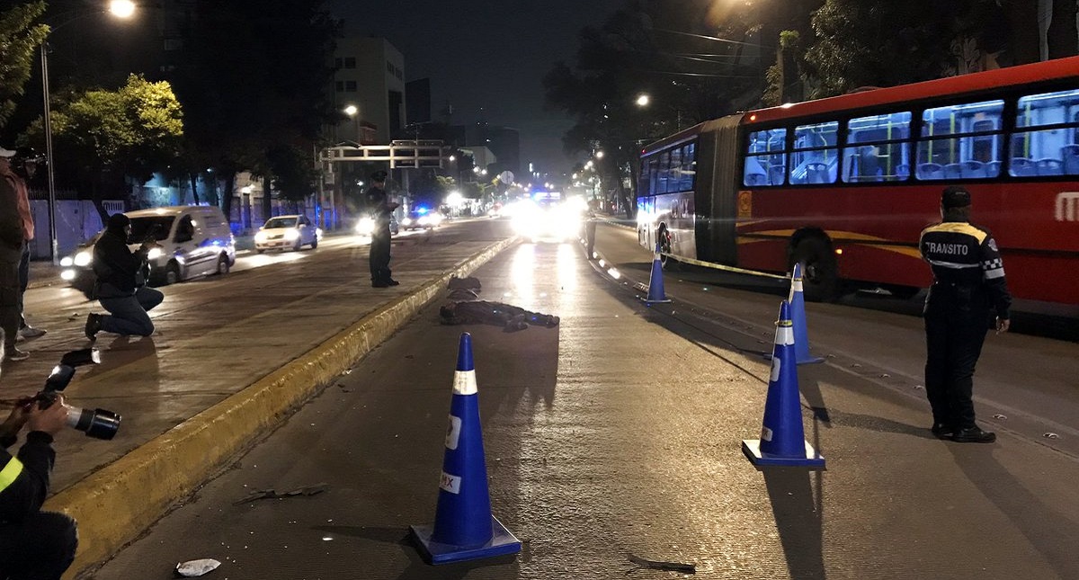 Hombre muere atropellado en Avenida Chapultepec