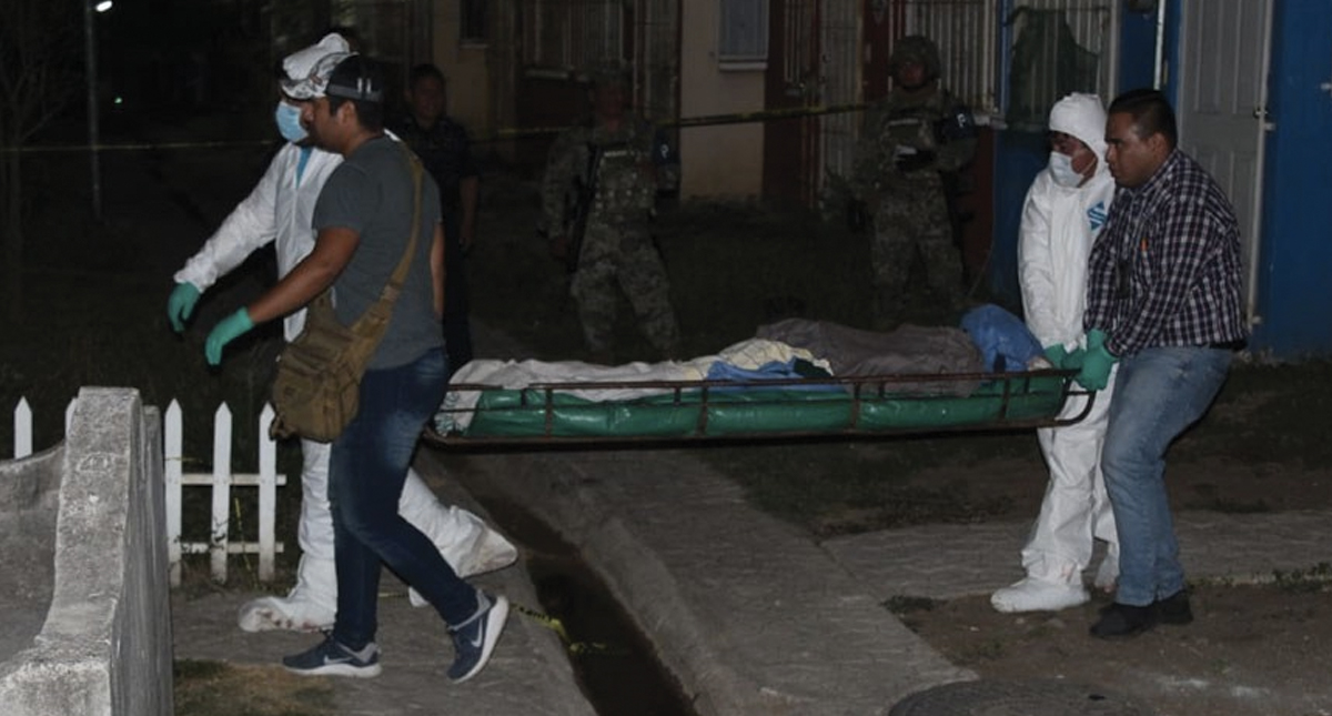 Hombre le corta la cabeza a otro con un machete en Veracruz