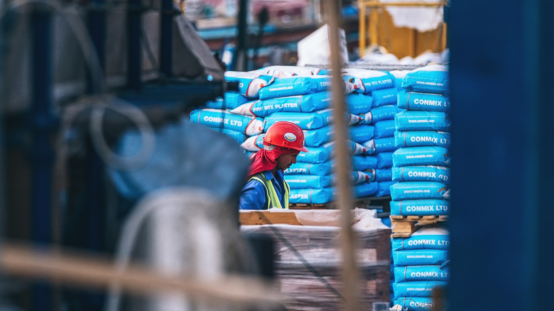 Crecimiento de empleos rompe récord de los últimos diez años - hombre-trabajando