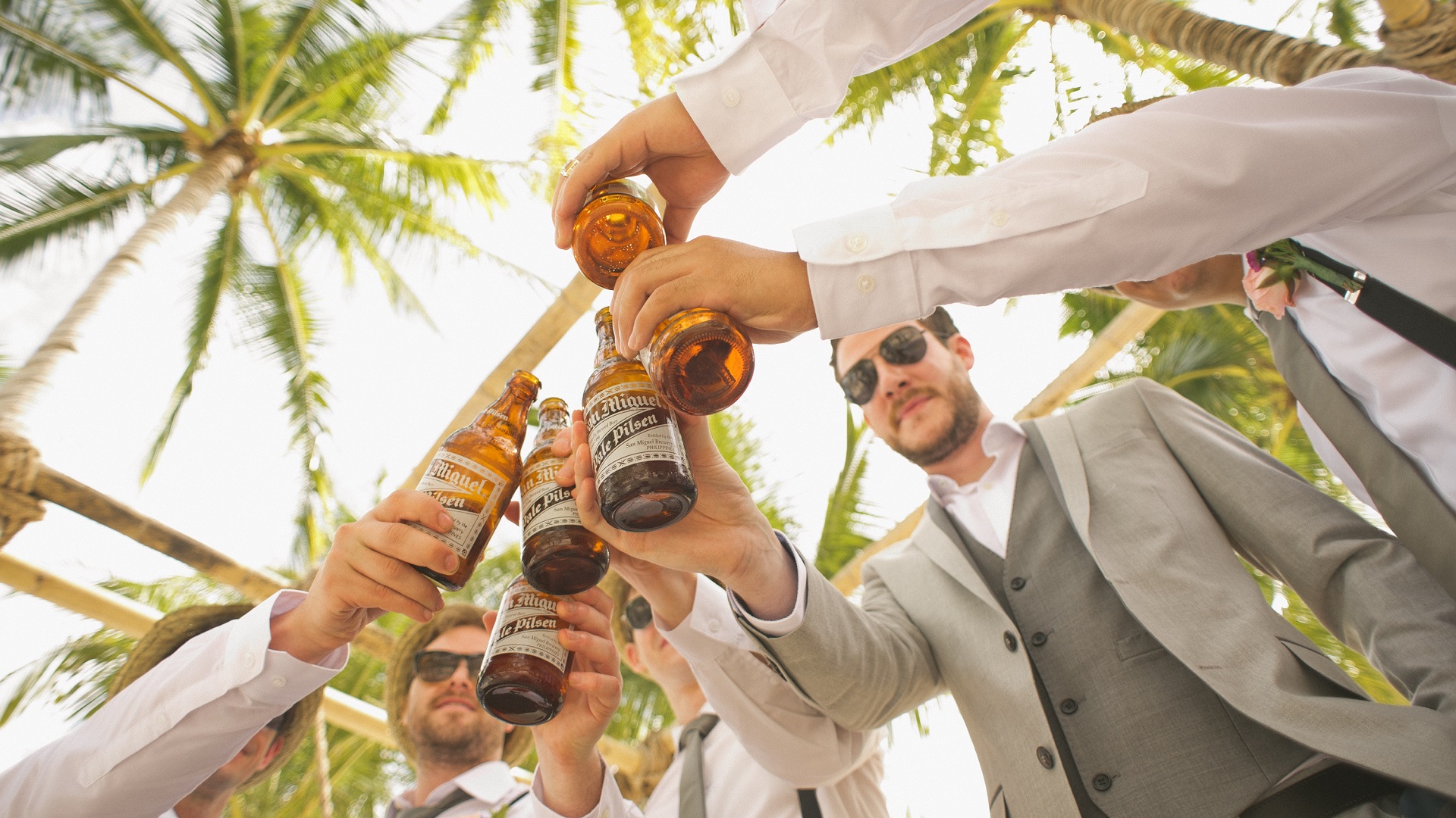 El alcohol daña el cerebro aun después de dejarlo - hombres-bebiendo