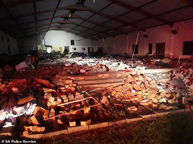 Mueren al menos 13 personas tras colapsar iglesia en Sudáfrica - iglesia-sudafrica1