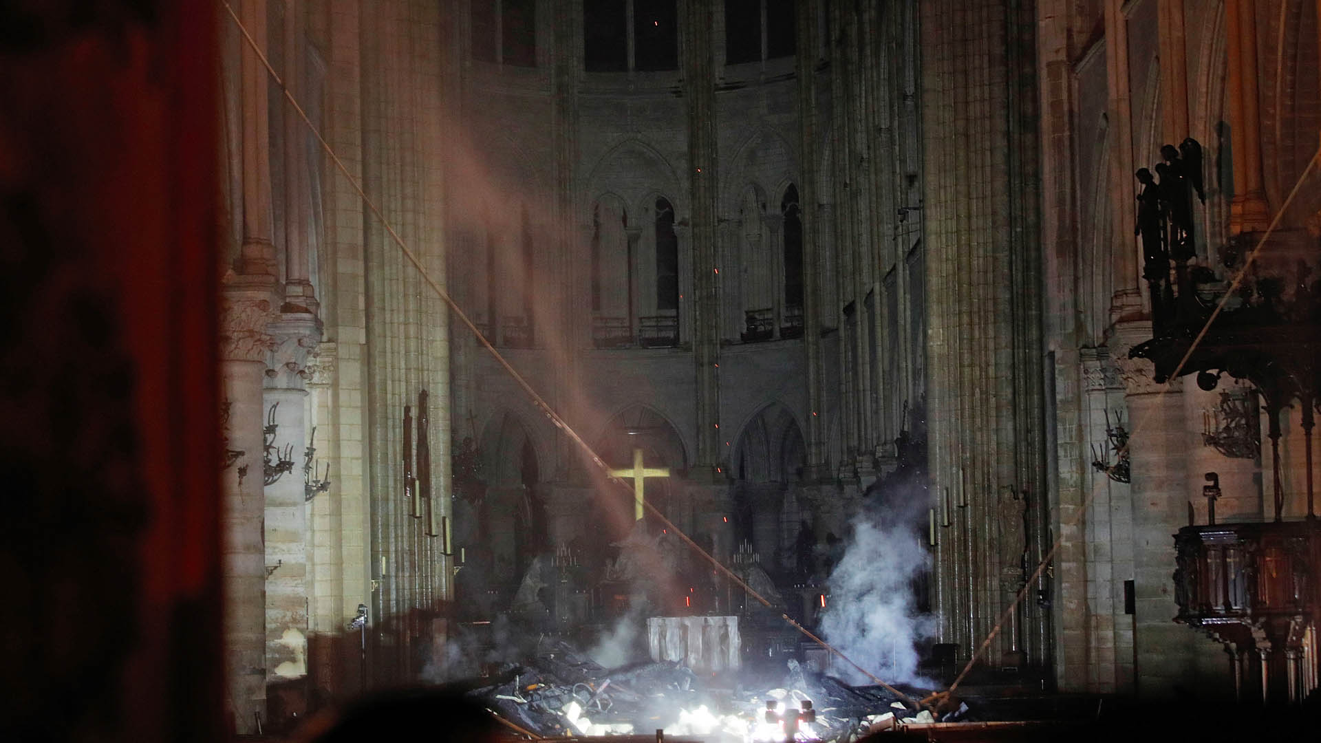 #Video El interior de la catedral de Notre-Dame tras incendio #Video El interior de la catedral de Notre-Dame tras incendio