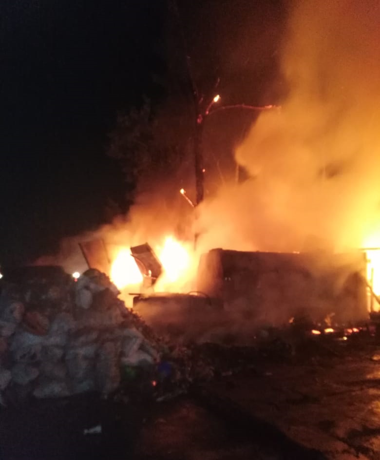 Controlan incendio en planta recicladora de la GAM - incendio-de-planta-recicladora