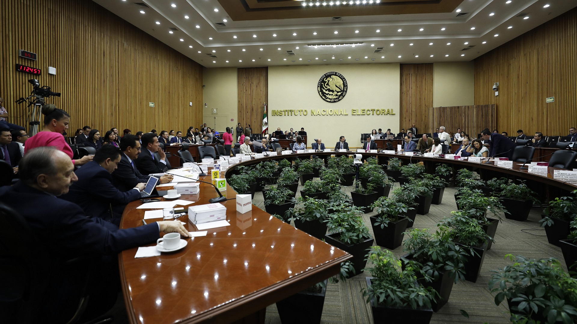 Comienza ajuste de nómina a funcionarios del INE