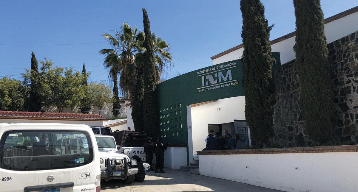 Estación del INM opera de manera normal tras incendio provocado por migrante