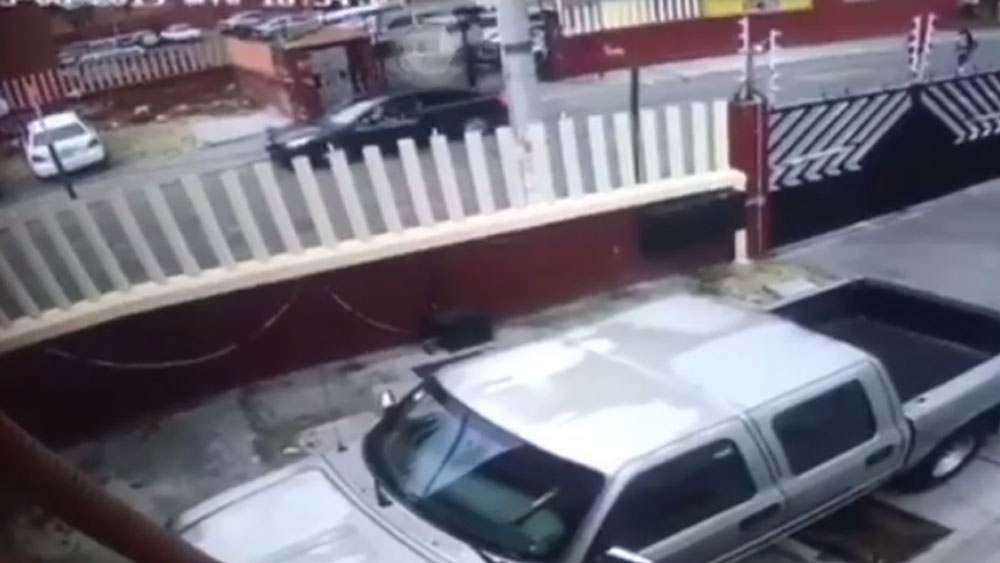 #Video Adolescente escapa de intento de secuestro en Ecatepec
