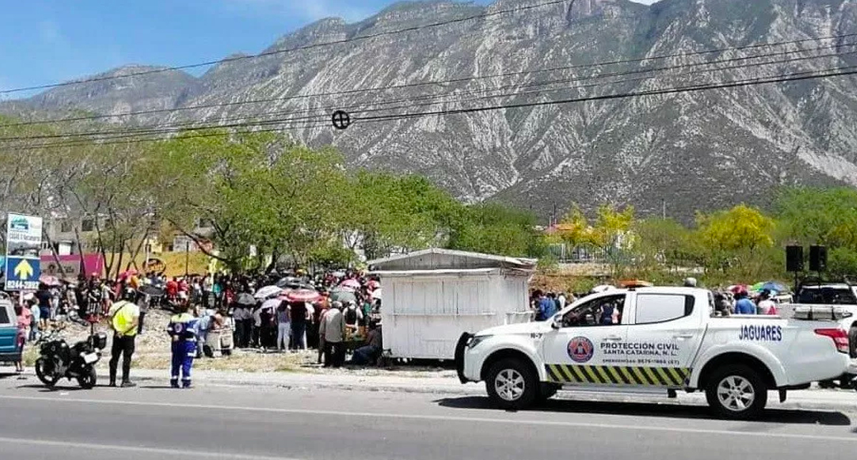 Actor que representaba a Jesús cae de la cruz en Nuevo León