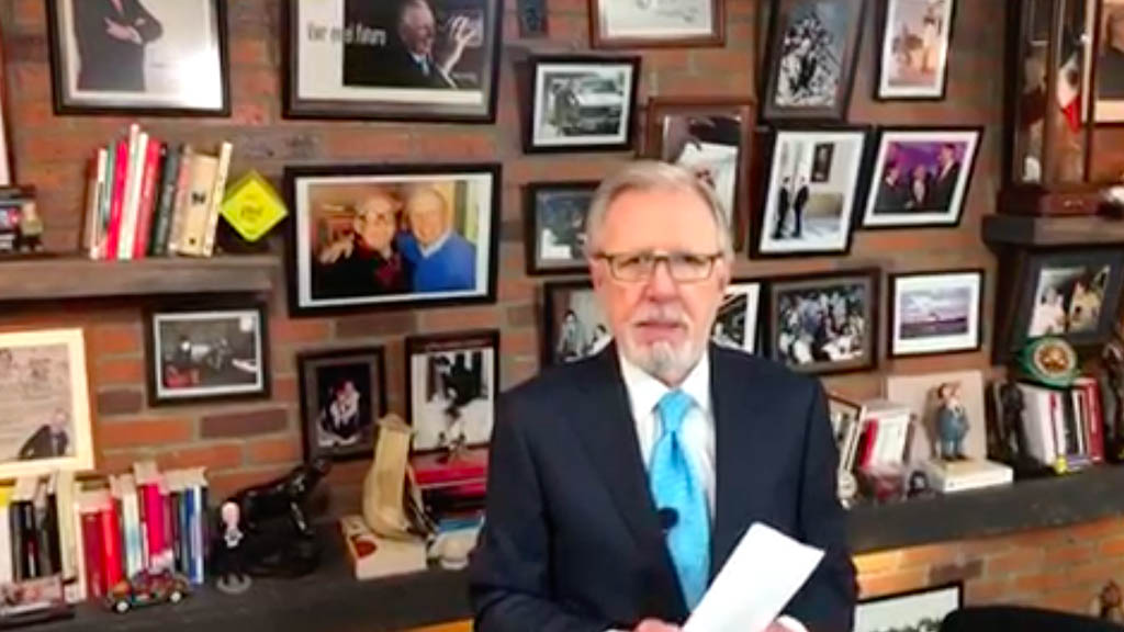 ¡Las noticias! Caravanas de miles de migrantes se dirigen hacia la frontera norte de México